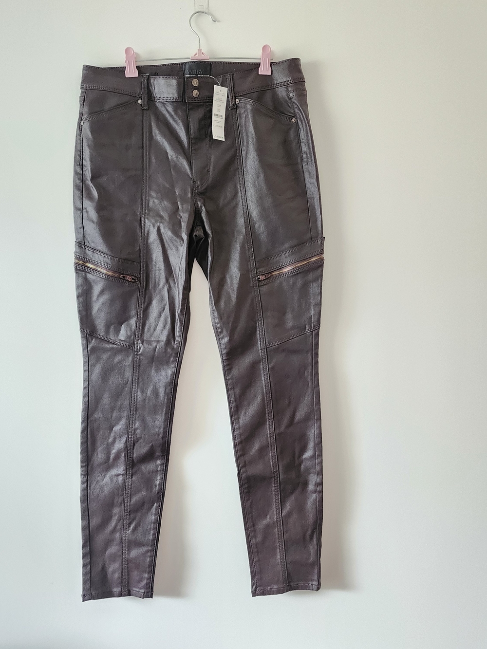 NEW White House Black Market Coated Skinny Pants 12 Cabernet Zip Cargo Edgy NWT